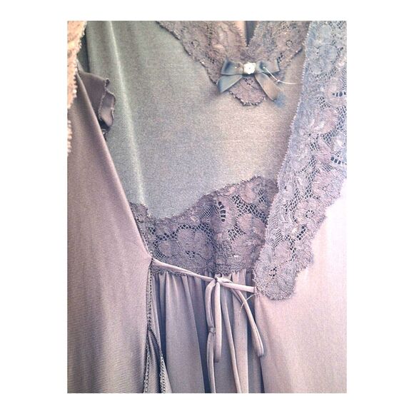 VINTAGE USA MISS ELAINE PEIGNOIR SET BLACK NIGHTGOWN and ROBE LONG LACE SMALL - Picture 3 of 16